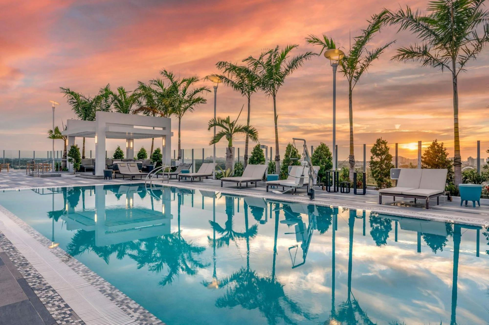 Courtyard By Marriott Fort Lauderdale Downtown Bagian luar foto
