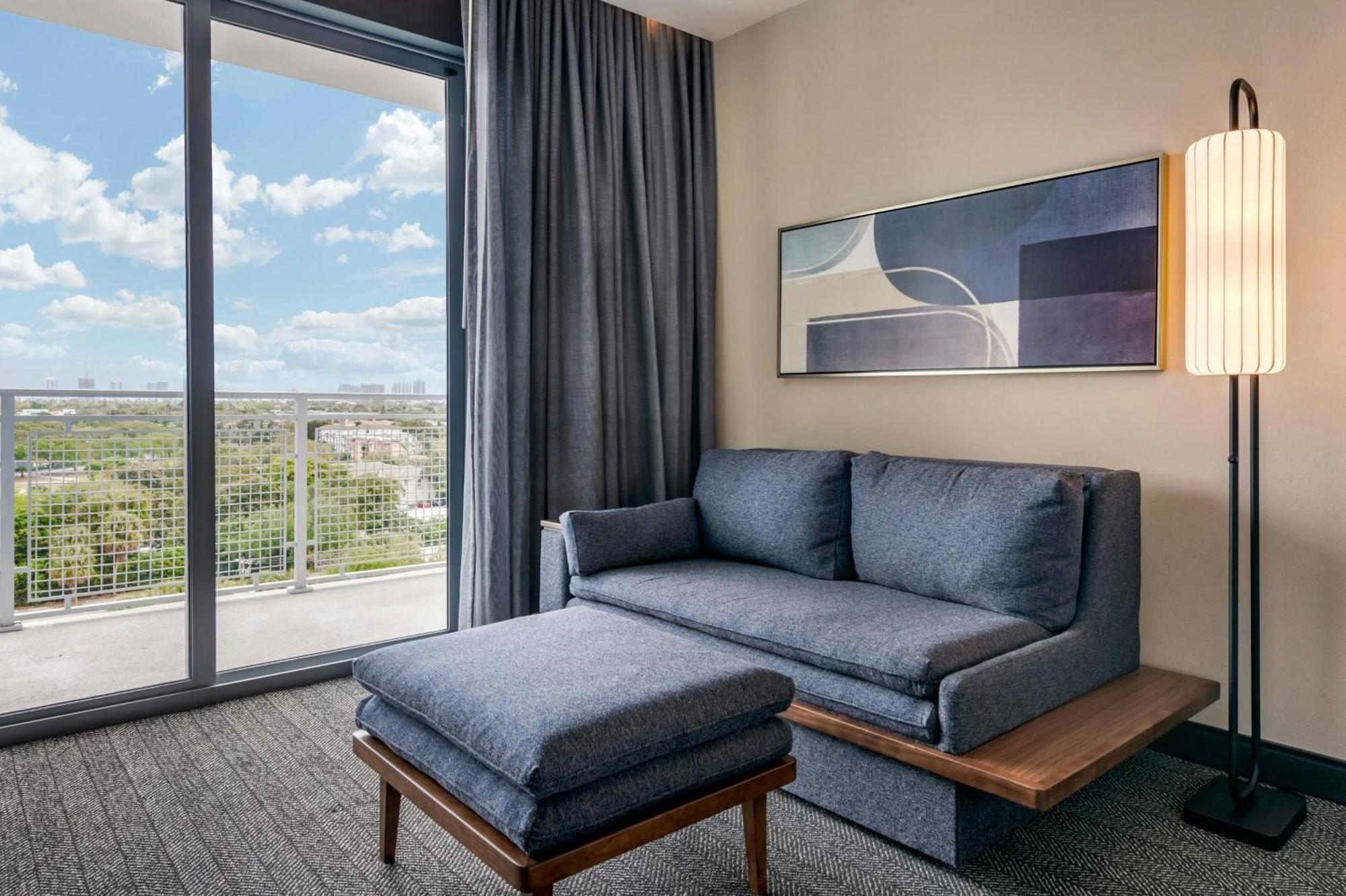 Courtyard By Marriott Fort Lauderdale Downtown Bagian luar foto